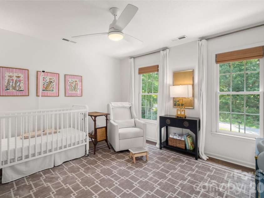 167 Skyview Circle, Asheville, NC 28804.  MLS# CAR4413125, YatesRealty ID 45393. 
