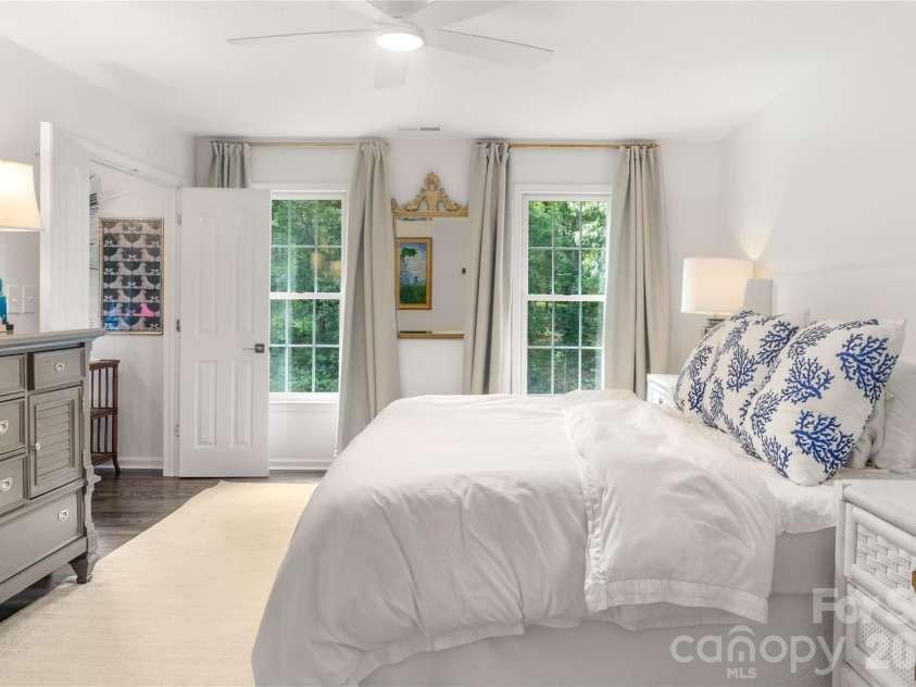 167 Skyview Circle, Asheville, NC 28804.  MLS# CAR4413125, YatesRealty ID 45393. 