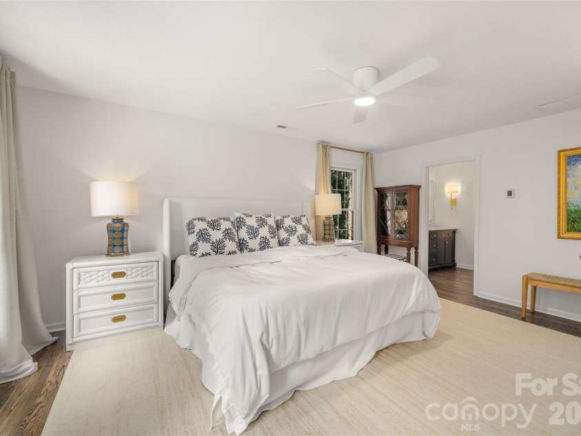 167 Skyview Circle, Asheville, NC 28804.  MLS# CAR4413125, YatesRealty ID 45393. 