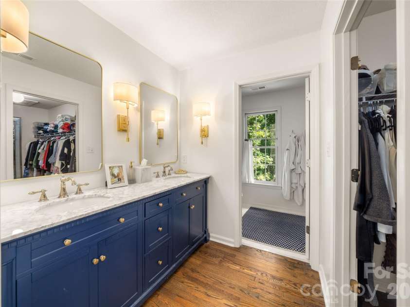 167 Skyview Circle, Asheville, NC 28804.  MLS# CAR4413125, YatesRealty ID 45393. 