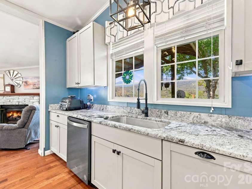 4 Sunset Farms Road, Whittier, NC 28789.  MLS# CAR4416408, YatesRealty ID 45394. 