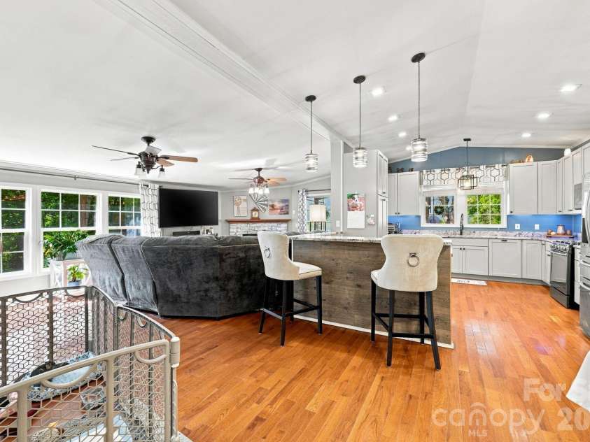 4 Sunset Farms Road, Whittier, NC 28789.  MLS# CAR4416408, YatesRealty ID 45394. 
