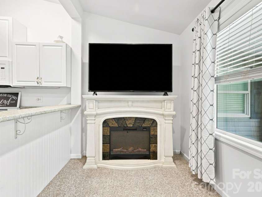 4 Sunset Farms Road, Whittier, NC 28789.  MLS# CAR4416408, YatesRealty ID 45394. 
