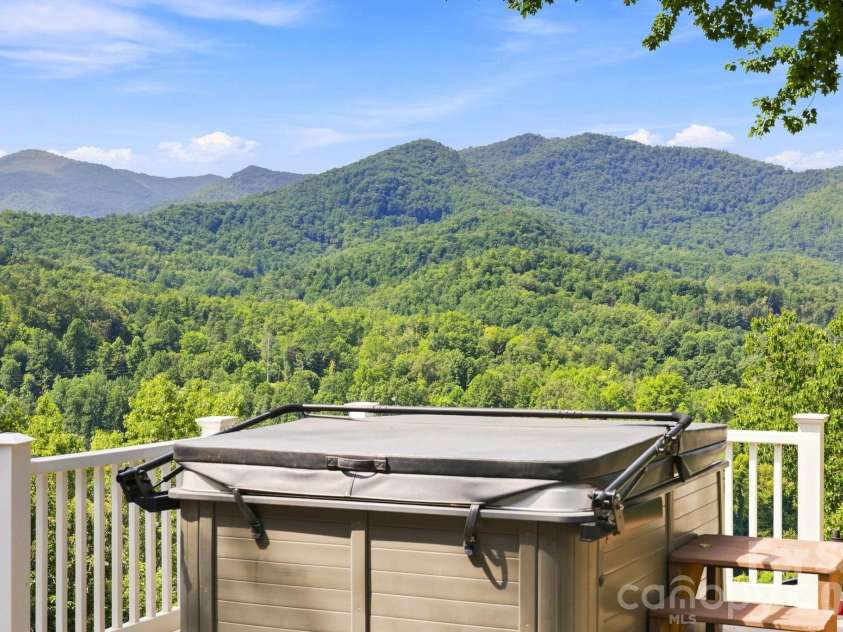 4 Sunset Farms Road, Whittier, NC 28789.  MLS# CAR4416408, YatesRealty ID 45394. Views