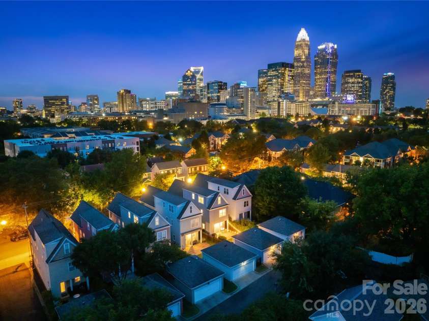 711 8th Street, Charlotte, NC 28202.  MLS# CAR4412383, YatesRealty ID 45395. 