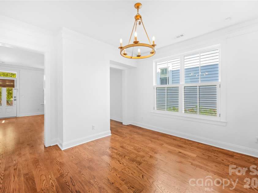 711 8th Street, Charlotte, NC 28202.  MLS# CAR4412383, YatesRealty ID 45395. 