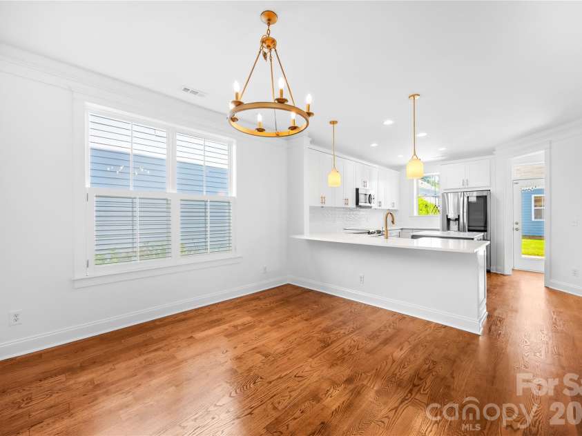 711 8th Street, Charlotte, NC 28202.  MLS# CAR4412383, YatesRealty ID 45395. 