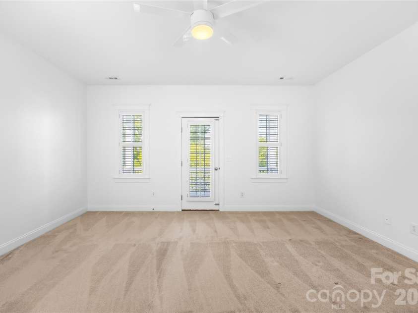 711 8th Street, Charlotte, NC 28202.  MLS# CAR4412383, YatesRealty ID 45395. 