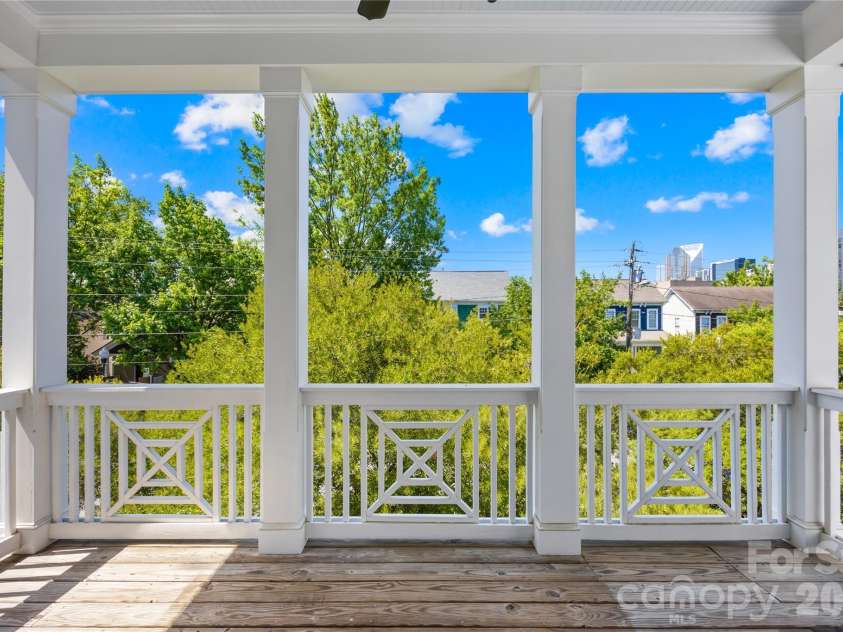 711 8th Street, Charlotte, NC 28202.  MLS# CAR4412383, YatesRealty ID 45395. 