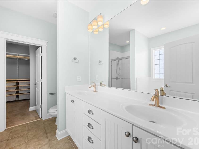 711 8th Street, Charlotte, NC 28202.  MLS# CAR4412383, YatesRealty ID 45395. 