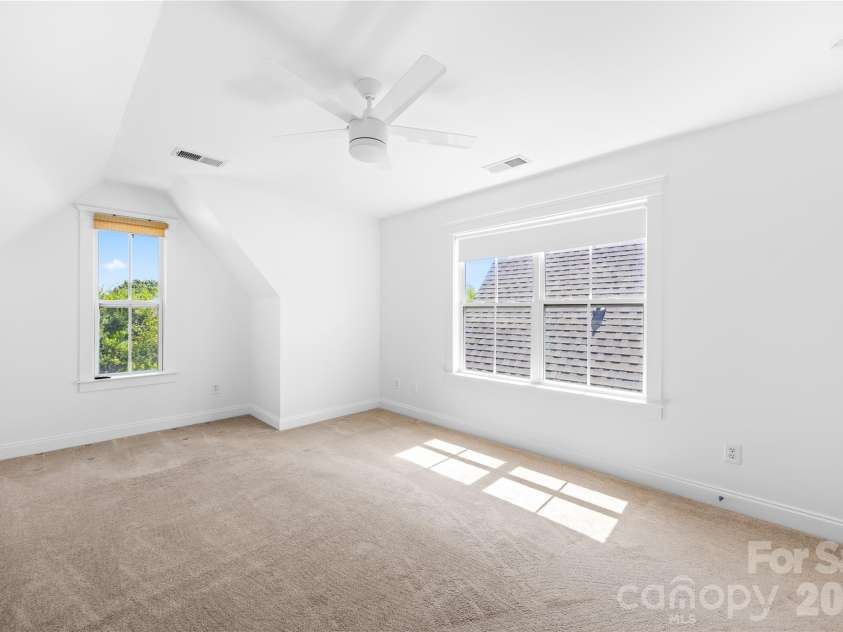 711 8th Street, Charlotte, NC 28202.  MLS# CAR4412383, YatesRealty ID 45395. 