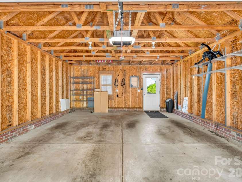 711 8th Street, Charlotte, NC 28202.  MLS# CAR4412383, YatesRealty ID 45395. 
