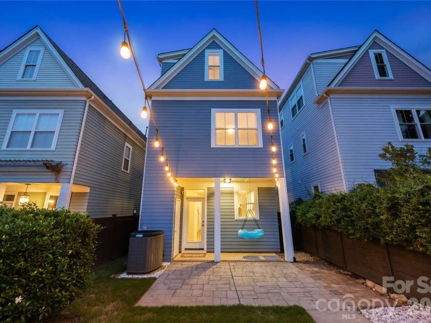 711 8th Street, Charlotte, NC 28202.  MLS# CAR4412383, YatesRealty ID 45395. 