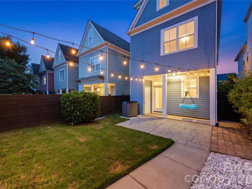 711 8th Street, Charlotte, NC 28202.  MLS# CAR4412383, YatesRealty ID 45395. 