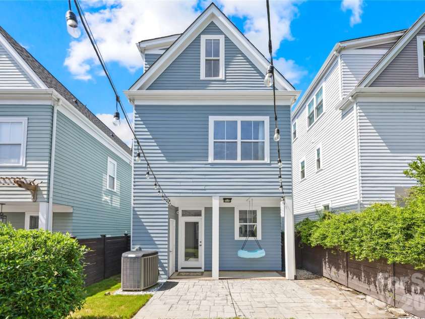 711 8th Street, Charlotte, NC 28202.  MLS# CAR4412383, YatesRealty ID 45395. 