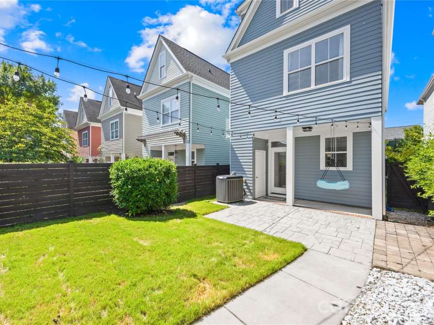 711 8th Street, Charlotte, NC 28202.  MLS# CAR4412383, YatesRealty ID 45395. 