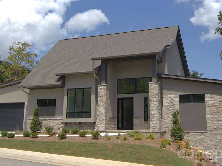 47 Versailles Lane, Asheville, NC 28804.  MLS# CAR4415232, YatesRealty ID 45396. 