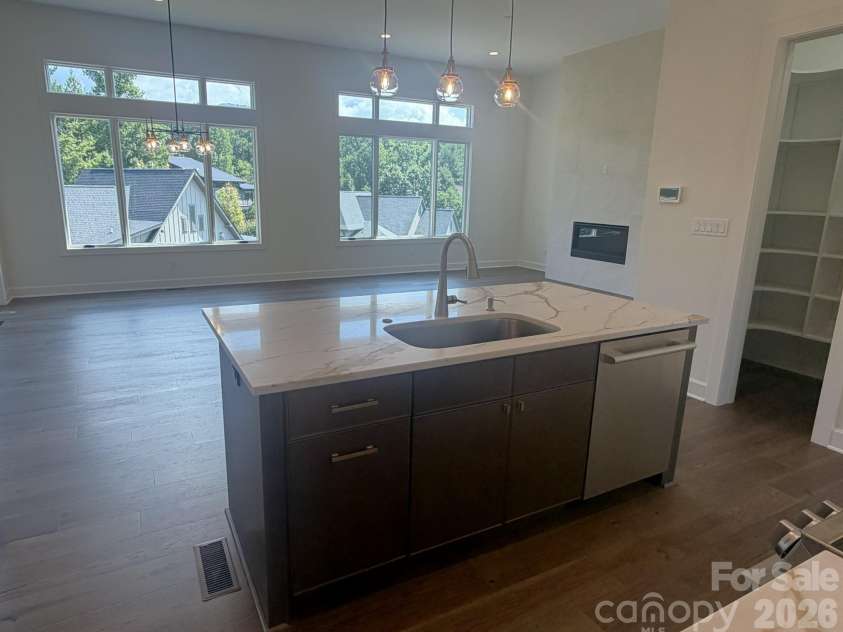 47 Versailles Lane, Asheville, NC 28804.  MLS# CAR4415232, YatesRealty ID 45396. Kitchen