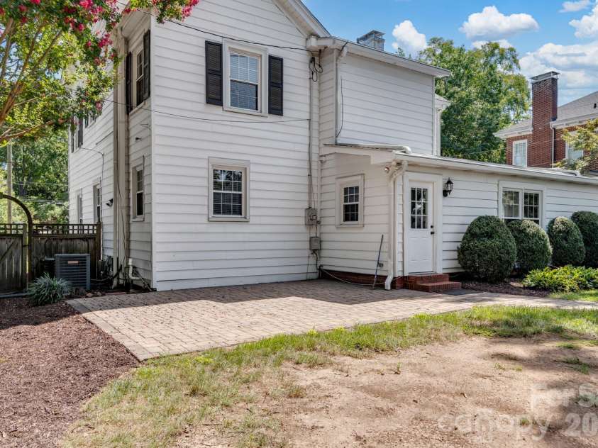 306 Union Street, Concord, NC 28025.  MLS# CAR4415558, YatesRealty ID 45399. 