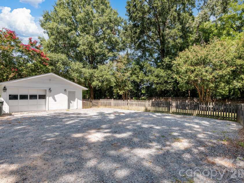 306 Union Street, Concord, NC 28025.  MLS# CAR4415558, YatesRealty ID 45399. 