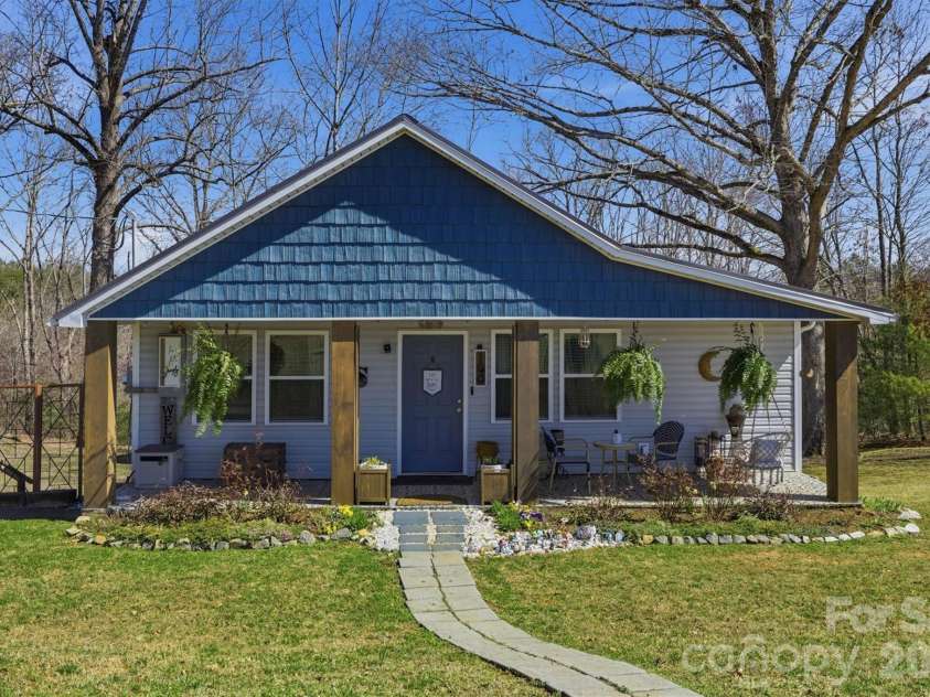 100 Reed Street, Morganton, NC 28655.  MLS# CAR4356287, YatesRealty ID 4540. 