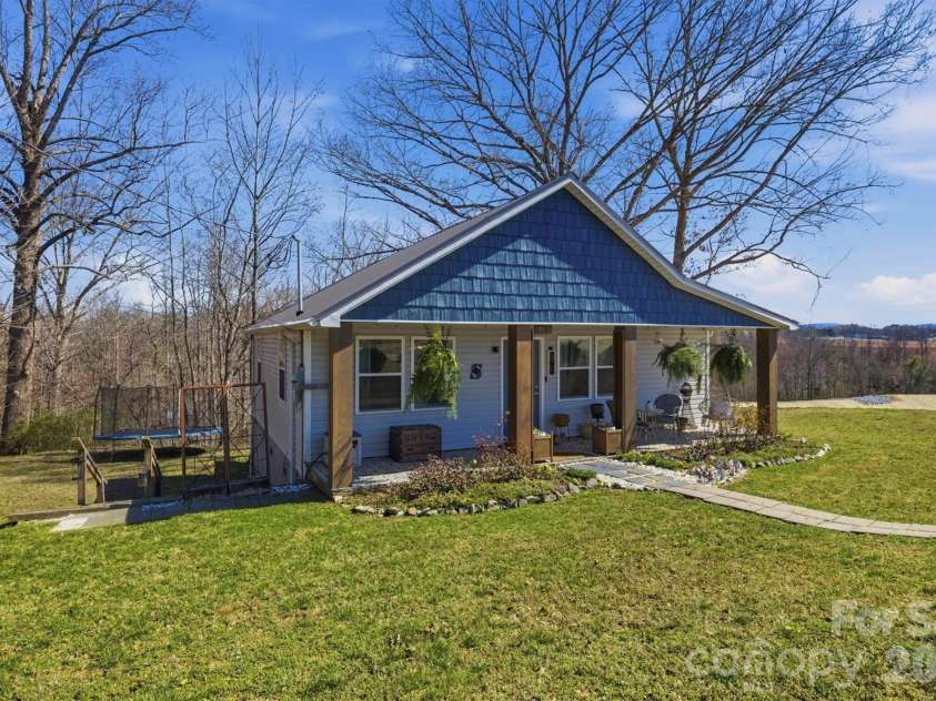 100 Reed Street, Morganton, NC 28655.  MLS# CAR4356287, YatesRealty ID 4540. 