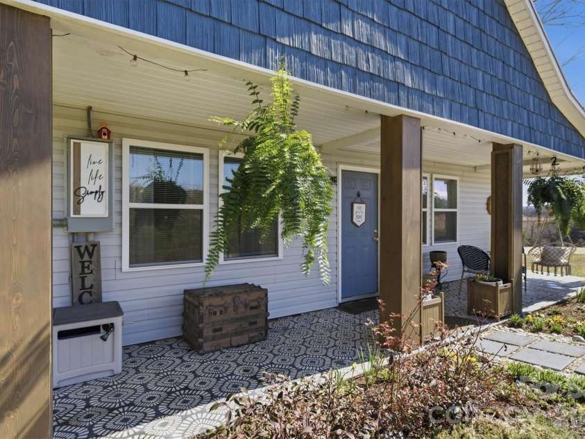 100 Reed Street, Morganton, NC 28655.  MLS# CAR4356287, YatesRealty ID 4540. 