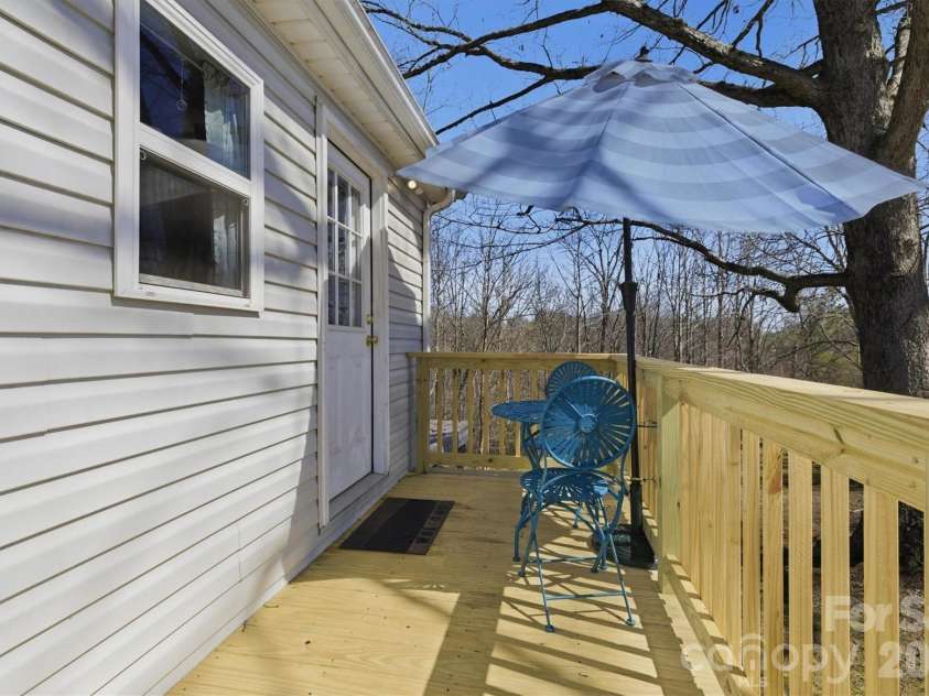 100 Reed Street, Morganton, NC 28655.  MLS# CAR4356287, YatesRealty ID 4540. 