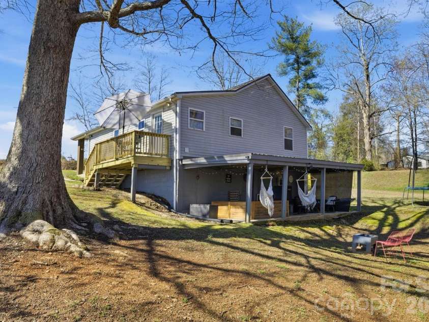 100 Reed Street, Morganton, NC 28655.  MLS# CAR4356287, YatesRealty ID 4540. 