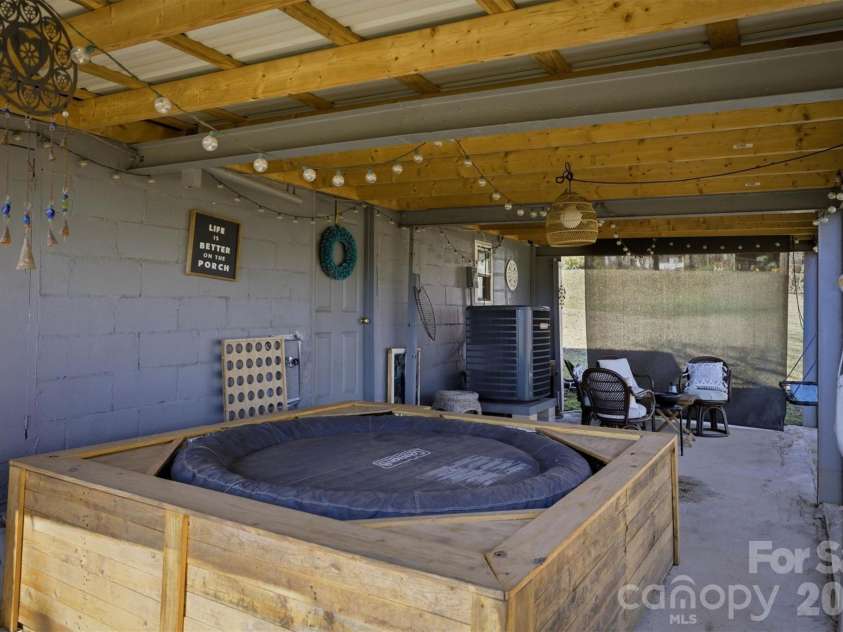100 Reed Street, Morganton, NC 28655.  MLS# CAR4356287, YatesRealty ID 4540. 