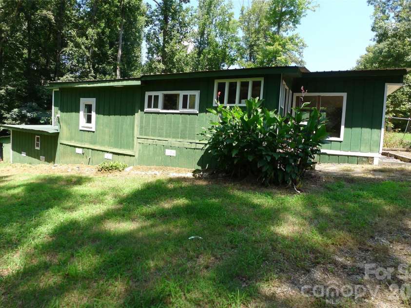 162 Oak Tree Drive, Mocksville, NC 27028.  MLS# CAR4416369, YatesRealty ID 45401. 