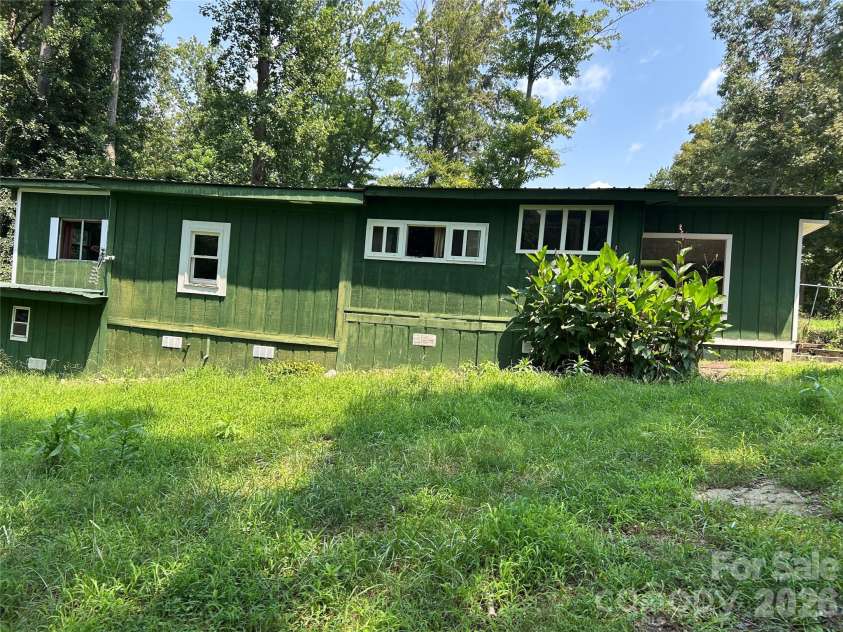 162 Oak Tree Drive, Mocksville, NC 27028.  MLS# CAR4416369, YatesRealty ID 45401. 