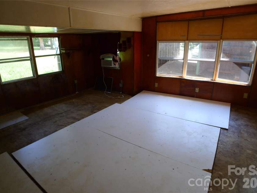 162 Oak Tree Drive, Mocksville, NC 27028.  MLS# CAR4416369, YatesRealty ID 45401. 