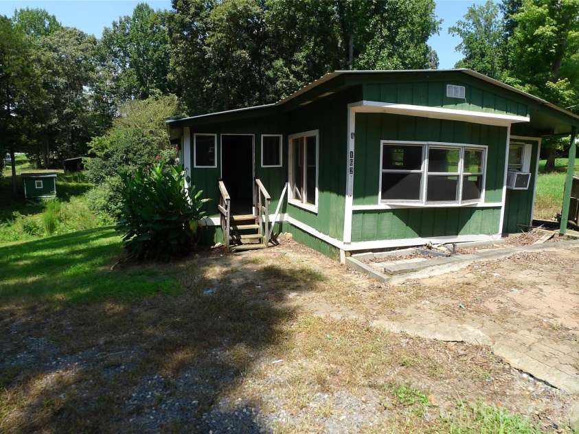 162 Oak Tree Drive, Mocksville, NC 27028.  MLS# CAR4416369, YatesRealty ID 45401. 