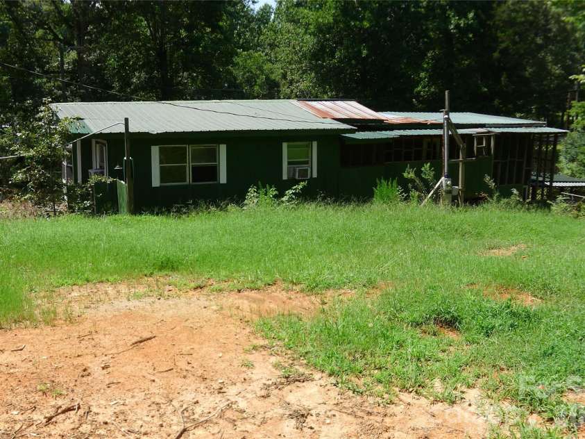 162 Oak Tree Drive, Mocksville, NC 27028.  MLS# CAR4416369, YatesRealty ID 45401. 