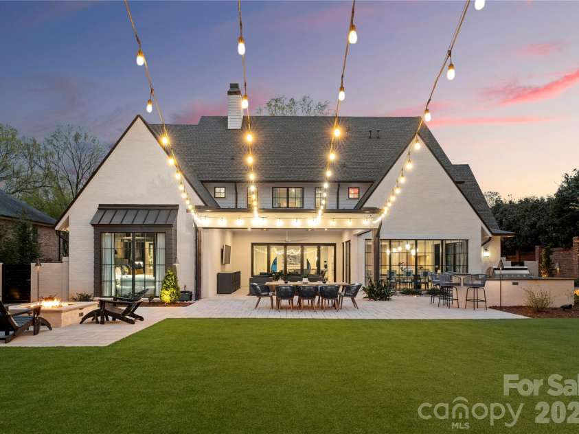 2610 Sedley Road, Charlotte, NC 28211.  MLS# CAR4415993, YatesRealty ID 45402. 