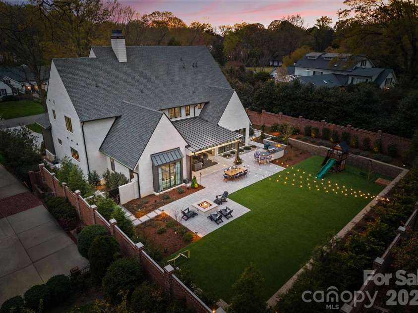 2610 Sedley Road, Charlotte, NC 28211.  MLS# CAR4415993, YatesRealty ID 45402. 