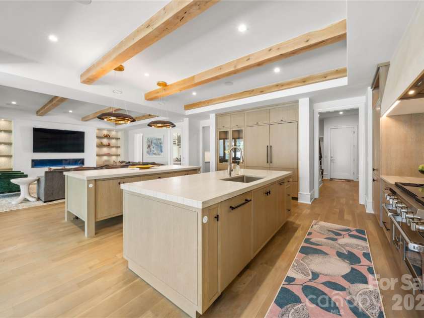 2610 Sedley Road, Charlotte, NC 28211.  MLS# CAR4415993, YatesRealty ID 45402. 