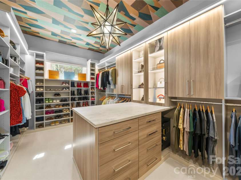 2610 Sedley Road, Charlotte, NC 28211.  MLS# CAR4415993, YatesRealty ID 45402. Primary closet