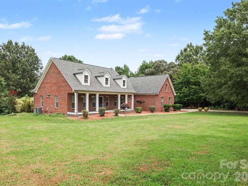 1799 Mill Creek Church Road, Monroe, NC 28110.  MLS# CAR4415878, YatesRealty ID 45403. Huge Front Yard!