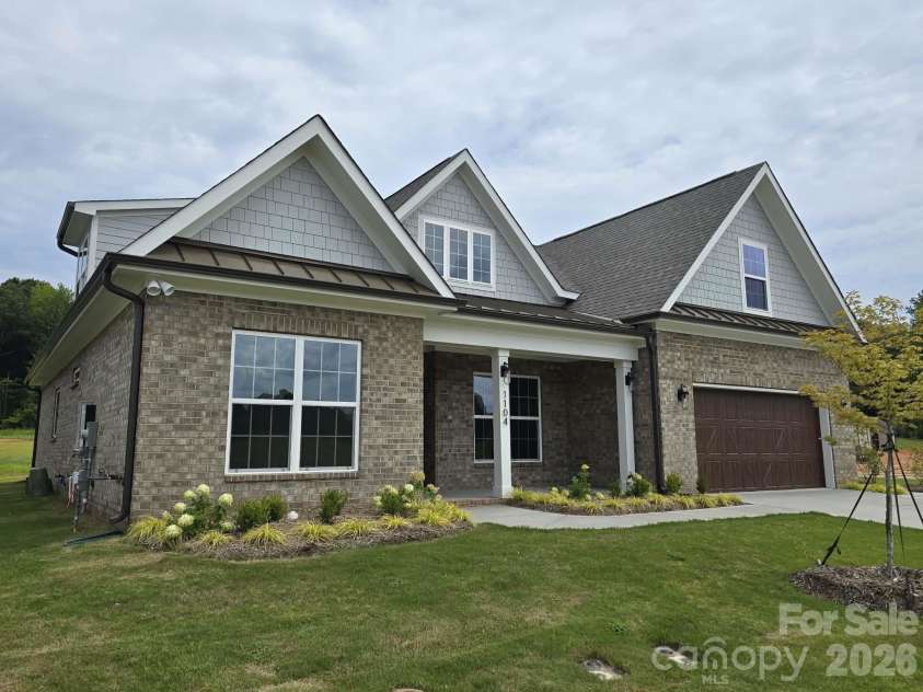 1104 Piper Meadows Drive, Waxhaw, NC 28173.  MLS# CAR4411667, YatesRealty ID 45405. 