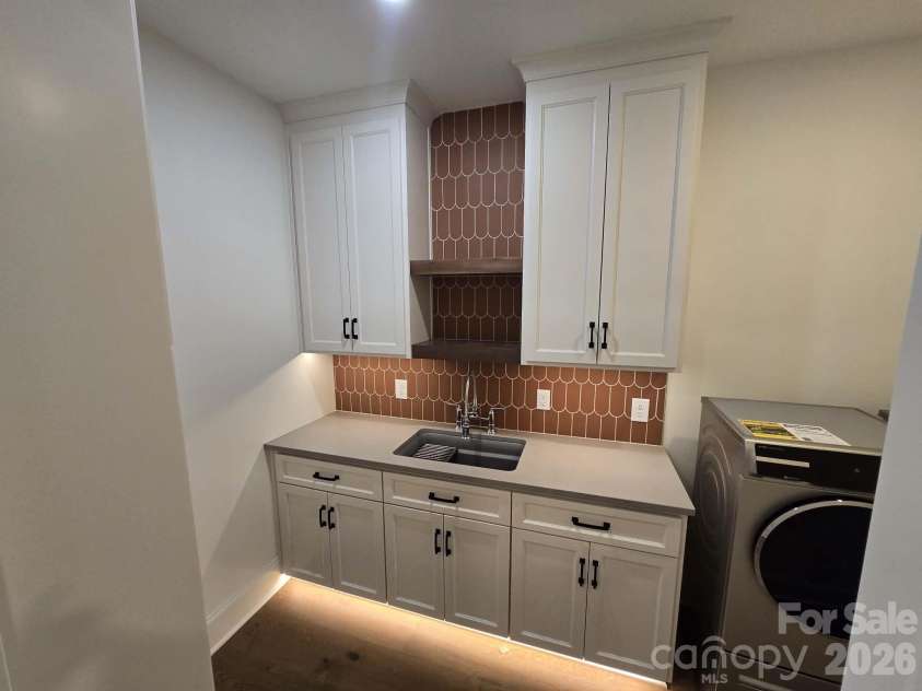 1104 Piper Meadows Drive, Waxhaw, NC 28173.  MLS# CAR4411667, YatesRealty ID 45405. 