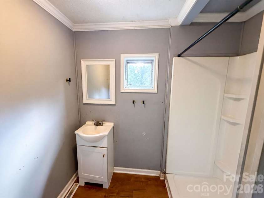 831 Fairview Street, Kannapolis, NC 28083.  MLS# CAR4416425, YatesRealty ID 45406. 