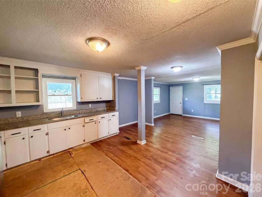 831 Fairview Street, Kannapolis, NC 28083.  MLS# CAR4416425, YatesRealty ID 45406. 