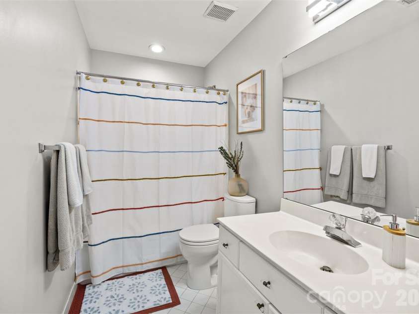 5933 Fitzwilliams Lane, Charlotte, NC 28270.  MLS# CAR4411055, YatesRealty ID 45409. Bathroom 2