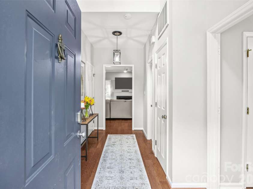 5933 Fitzwilliams Lane, Charlotte, NC 28270.  MLS# CAR4411055, YatesRealty ID 45409. Entry hall