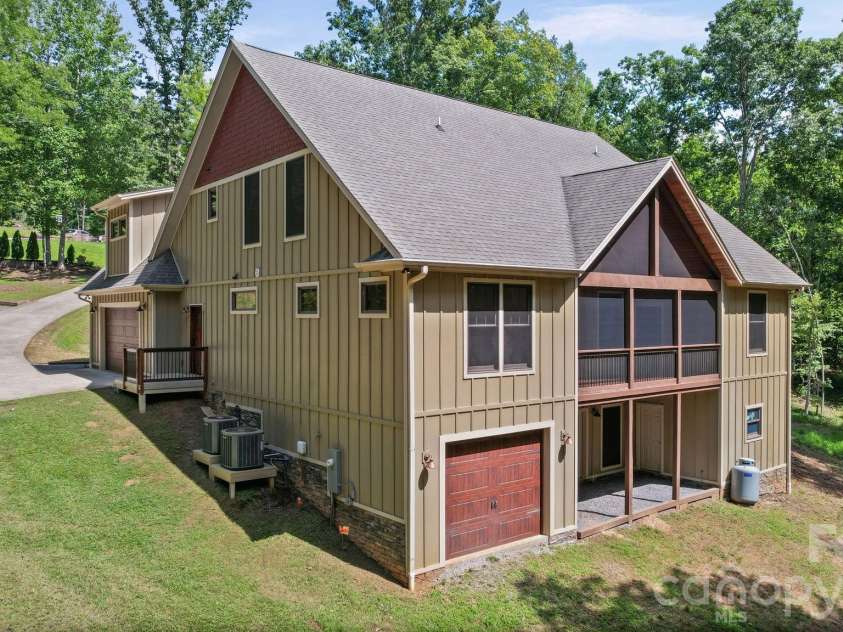 126 Hunters Field Way, Kings Mountain, NC 28086.  MLS# CAR4416074, YatesRealty ID 45410. 