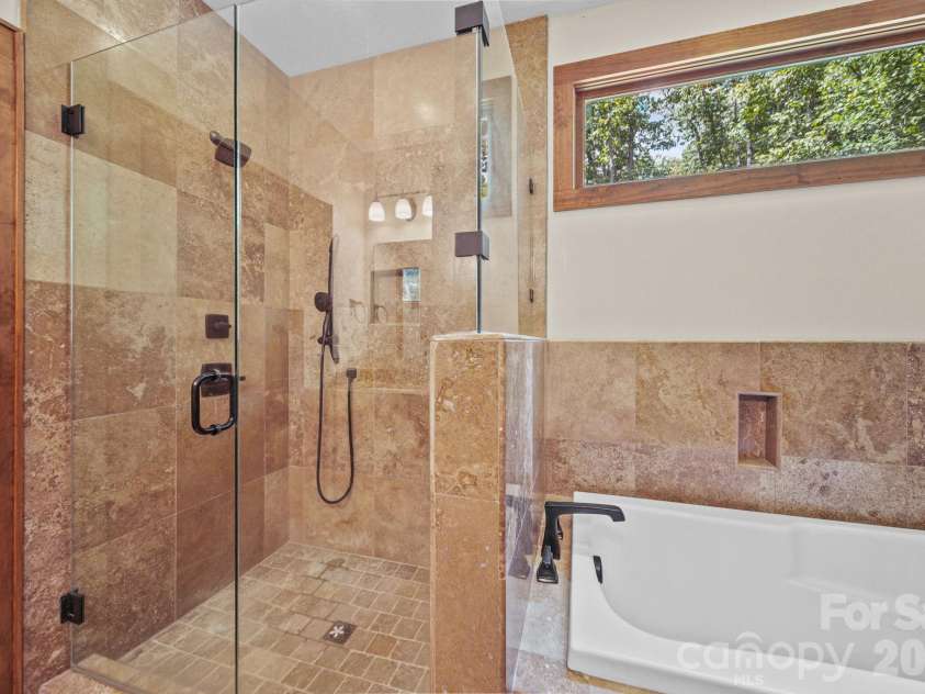 126 Hunters Field Way, Kings Mountain, NC 28086.  MLS# CAR4416074, YatesRealty ID 45410. 
