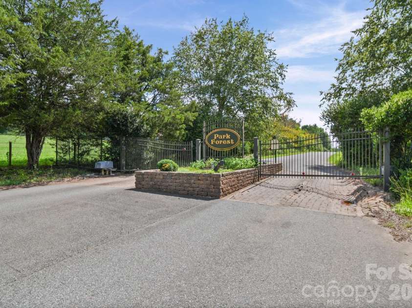 126 Hunters Field Way, Kings Mountain, NC 28086.  MLS# CAR4416074, YatesRealty ID 45410. 
