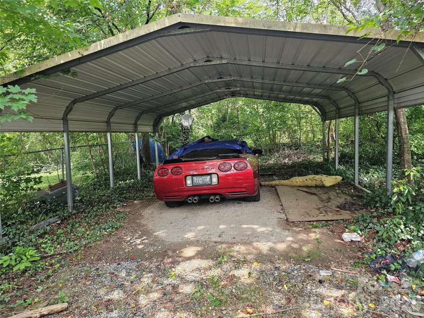 504 Hospital Avenue, Lenoir, NC 28645.  MLS# CAR4416329, YatesRealty ID 45413. 